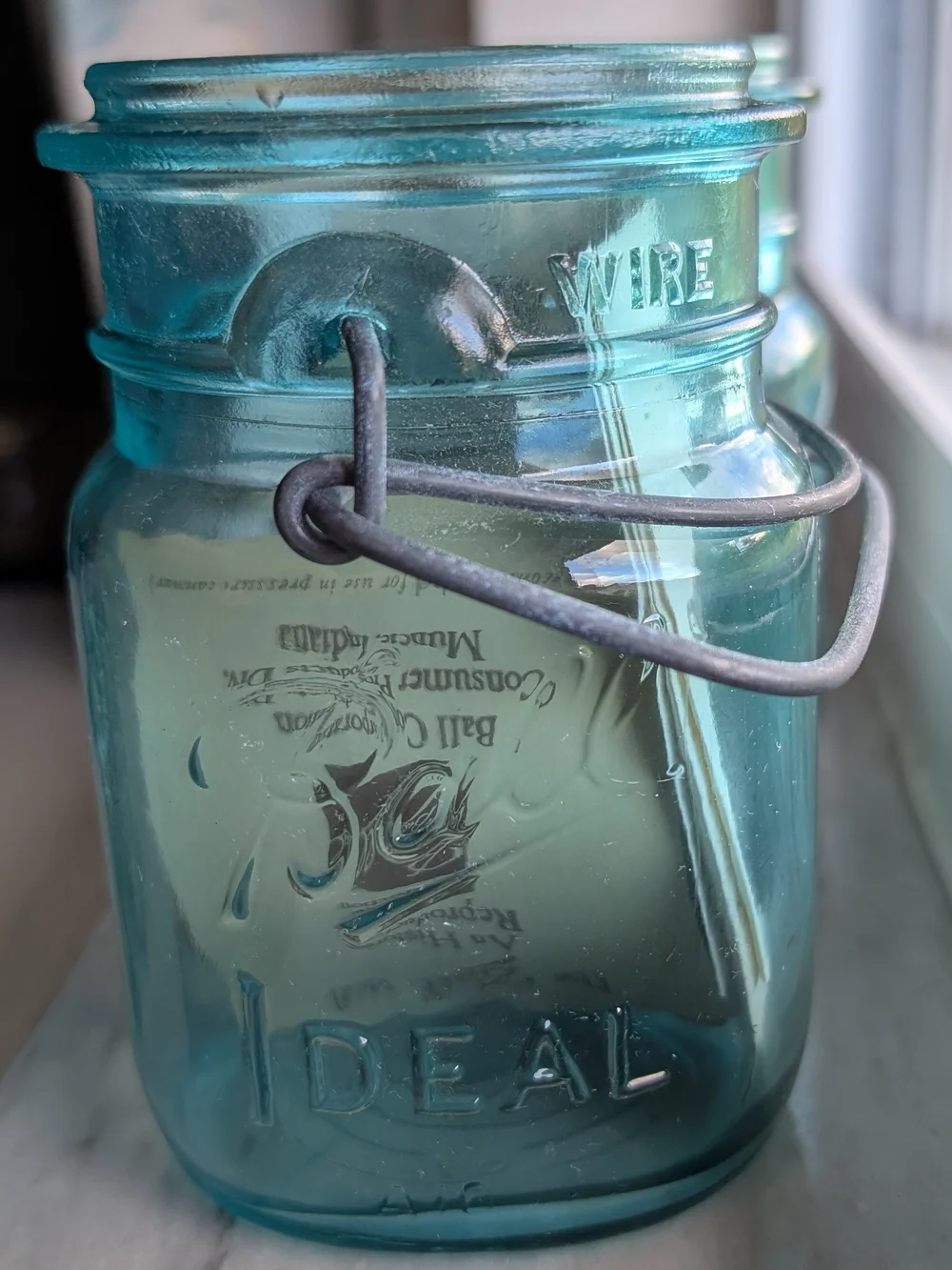 Set Of 4 Blue Ball Ideal Glass Mason Jars with Wire Bail Lids Farmhouse Decor